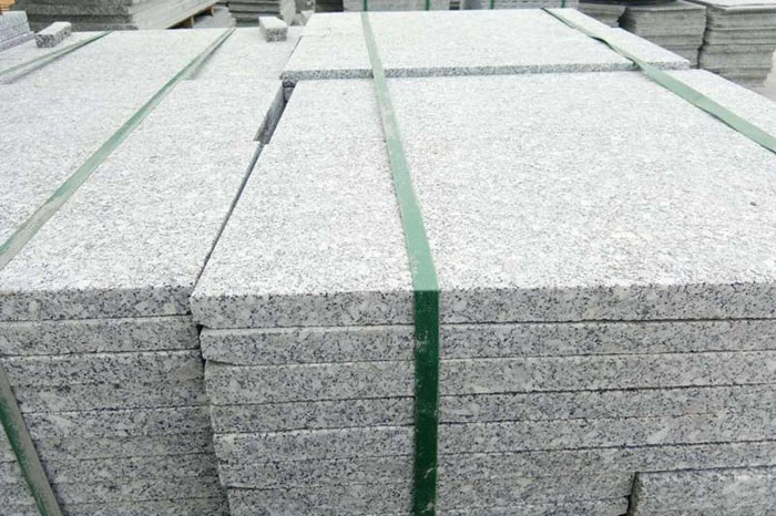 芝麻灰花岗岩泛起裂纹后如那里置