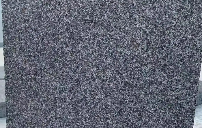 怎样提高芝麻黑石材的光泽度呢?